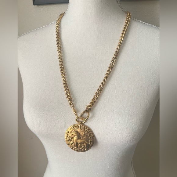 CHANEL Vintage Gold Lion Leo Coin CC Pendant Necklace - Picture 2 of 10